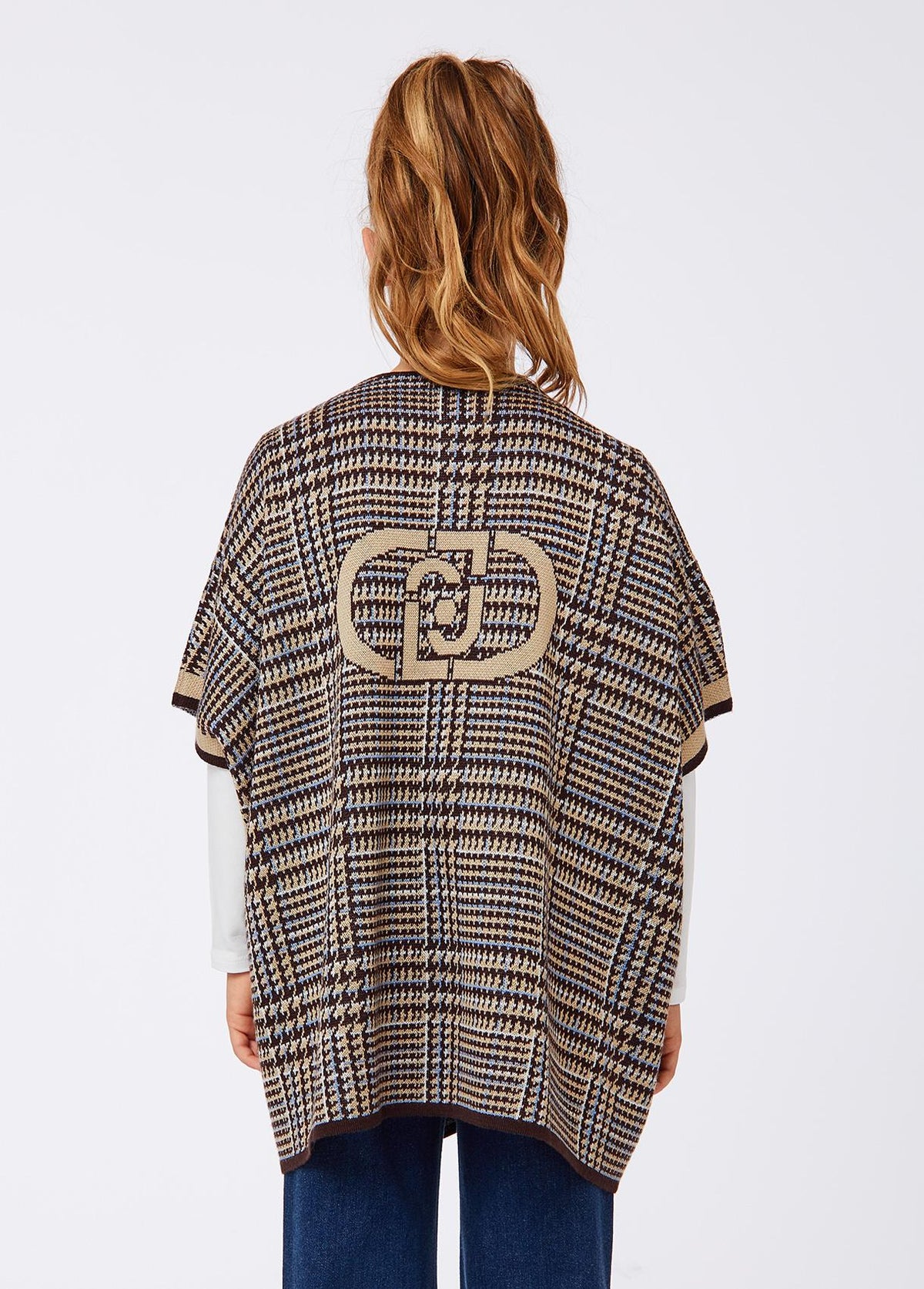 liujo- poncho girl