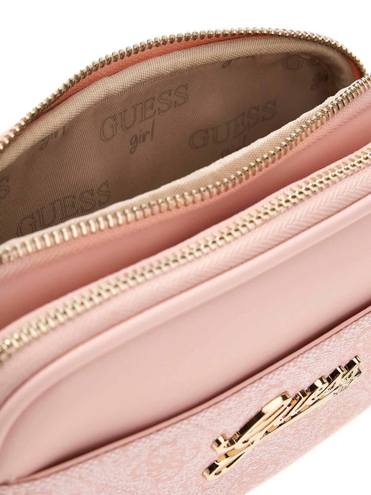 guess-bag girl